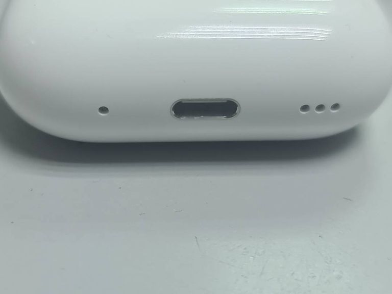 Apple airpods pro 2nd generation with magsafe charging case usb-c