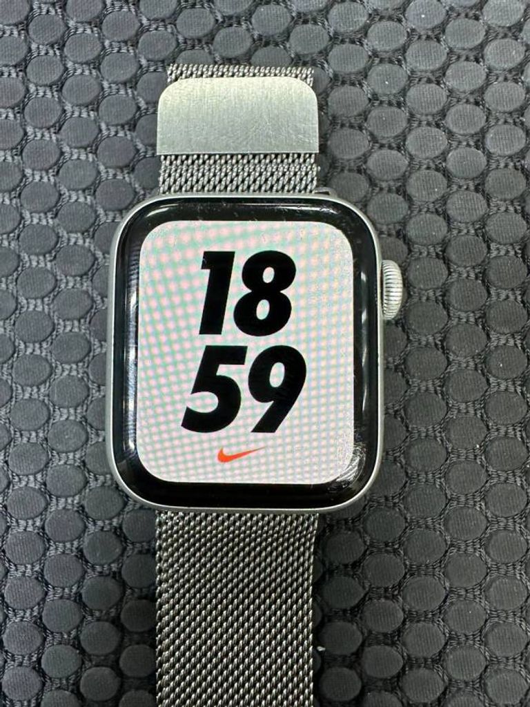 Apple watch se gps 40mm aluminum case a2351