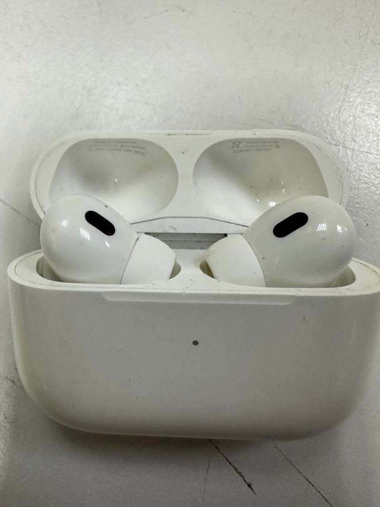 Купить Apple AirPods Pro 2nd generation (MQD83) Б/У