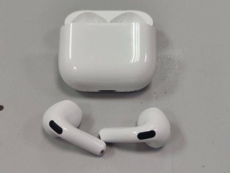 Apple airpods 4 with active noise cancellation Код:01-200593345. Зображення 7