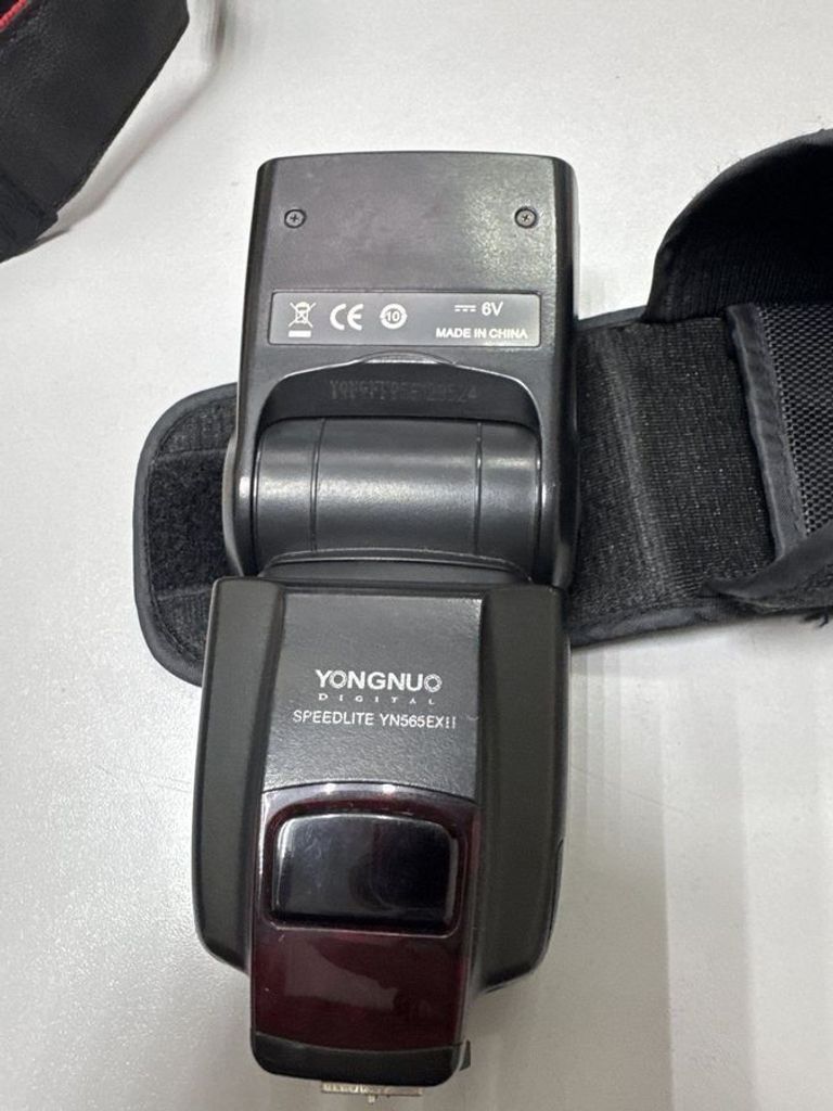 Дешиво Yongnuo YN-565EX II с ломбарда