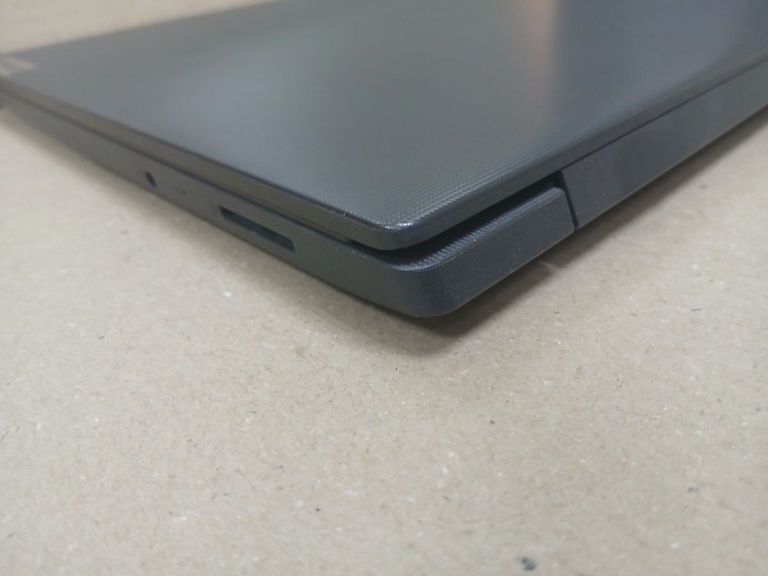 Дешево Lenovo екр. 15,6/pentium 6405u 2,4ghz/ram8gb/hdd500gb/gf mx130 з ломбарду