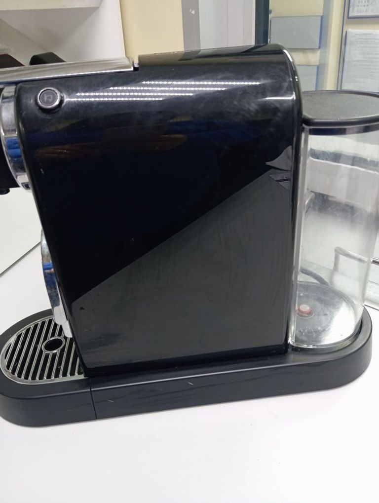 Оголошення Delonghi Nespresso Citiz EN 167.B Б/У