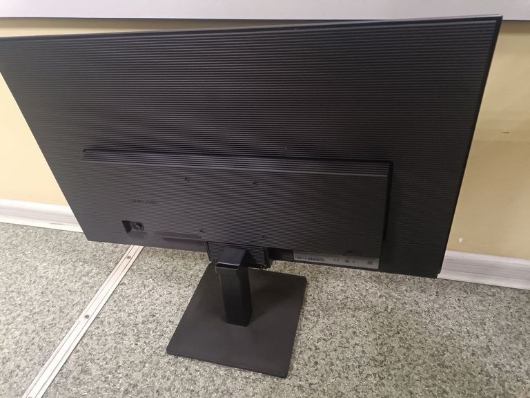 Купить Samsung ls27f320ga Б/У