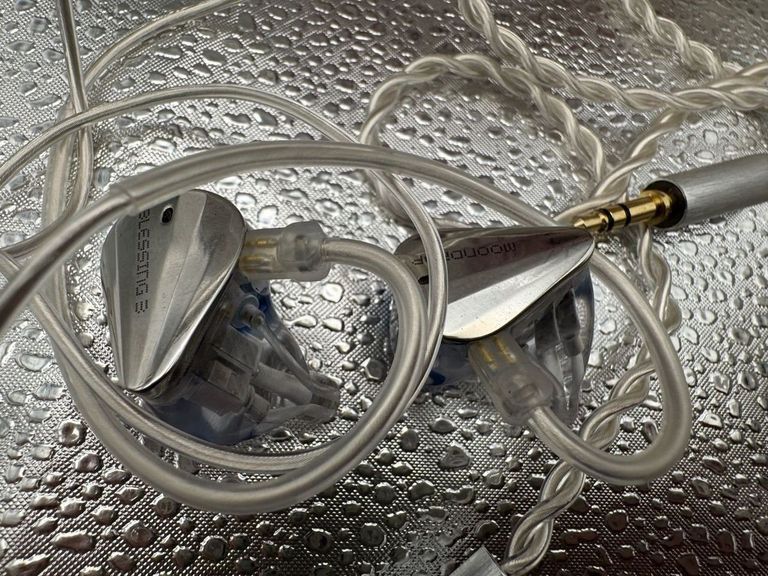 Дешиво Moondrop blessing 3 с ломбарда