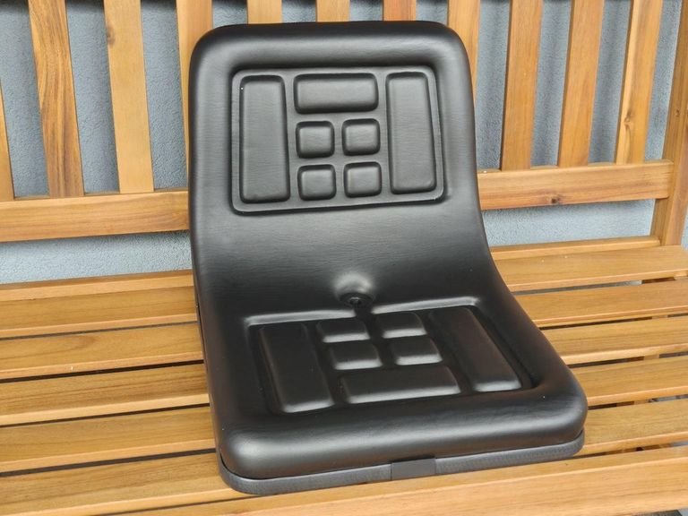 Оголошення для техніки — це надійне та зручне рішення для встановлення на трактори, газонокосарки, навантажувачі, тощо. Б/У