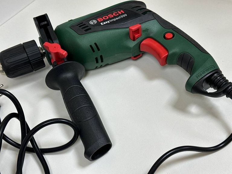 Дешево Bosch EasyImpact 550 з ломбарду