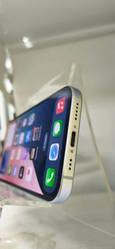 Apple iPhone 15 128GB Green Код:01-200812833. Зображення 5