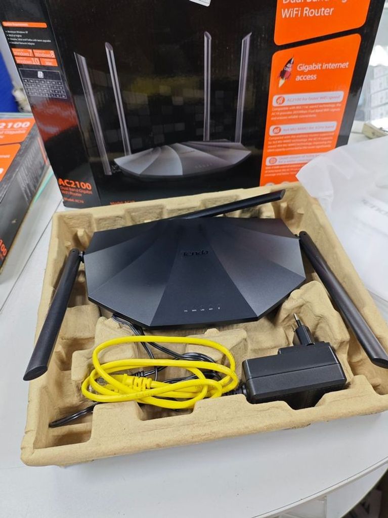 Купити Tenda AC19 Б/У