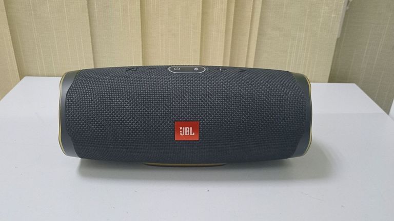 Купити Jbl charge 4 Б/У
