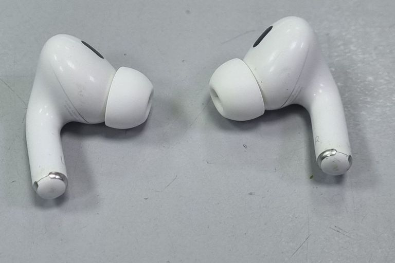 Дешево Apple airpods pro 2nd generation with magsafe charging case usb-c з ломбарду