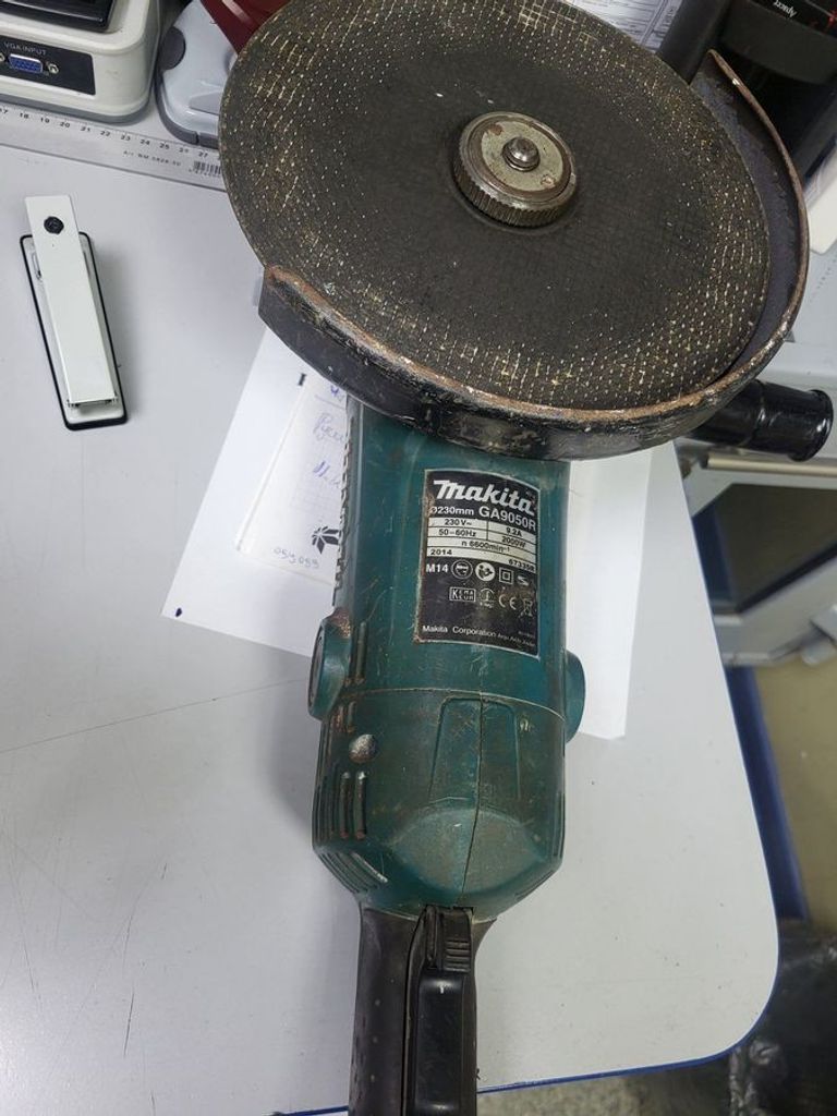 Дешиво Makita GA9050 с ломбарда