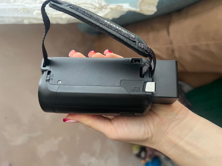 Дешево Canon Legria HF R806 Black (1960C008) з ломбарду