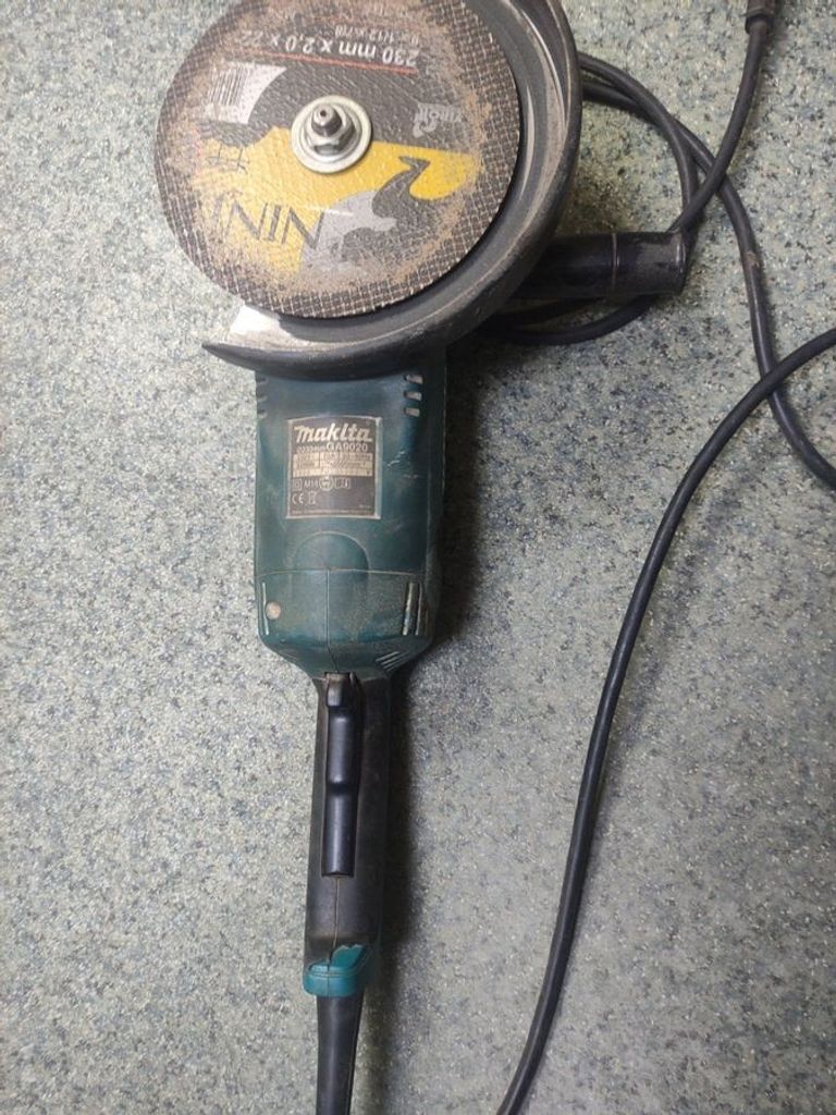 Оголошення Makita GA9020 Б/У