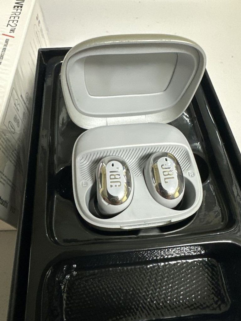 Дешево Jbl live 300 tws з ломбарду