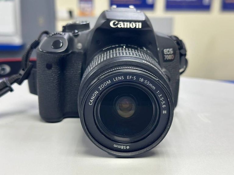 Оголошення Canon eos 700d + efs 18-55mm macro 0.25m/0.8ft Б/У