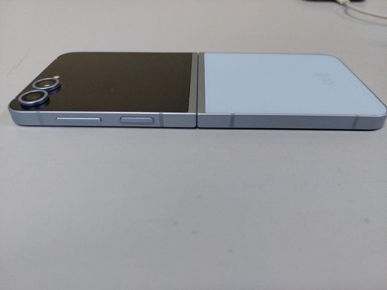 Samsung galaxy flip6 12/256gb Код:01-200880664. Изображение 5