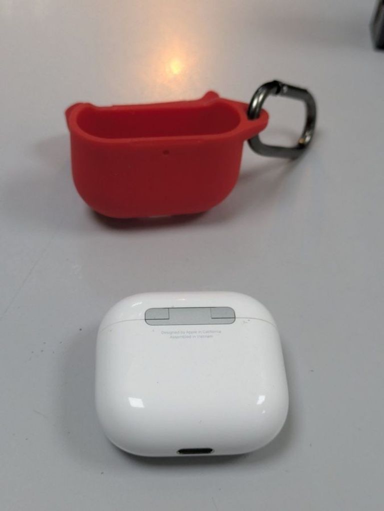 Дешиво Apple airpods 4 с ломбарда