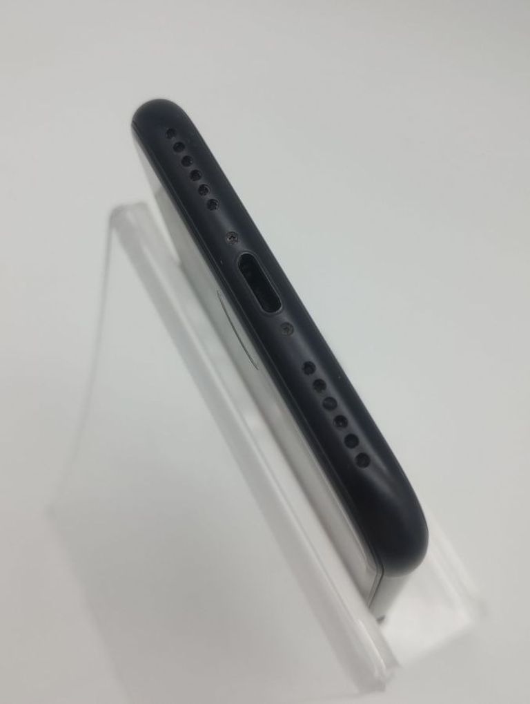 Apple iPhone SE 2020 128GB Black Slim Box (MHGT3) Код:01-200884993. Изображение 5