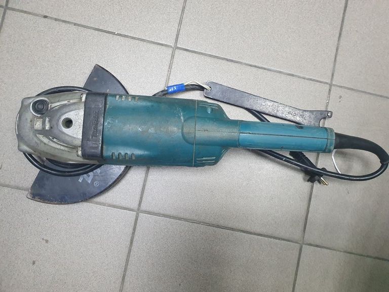 Купити Makita ga9020s Б/У