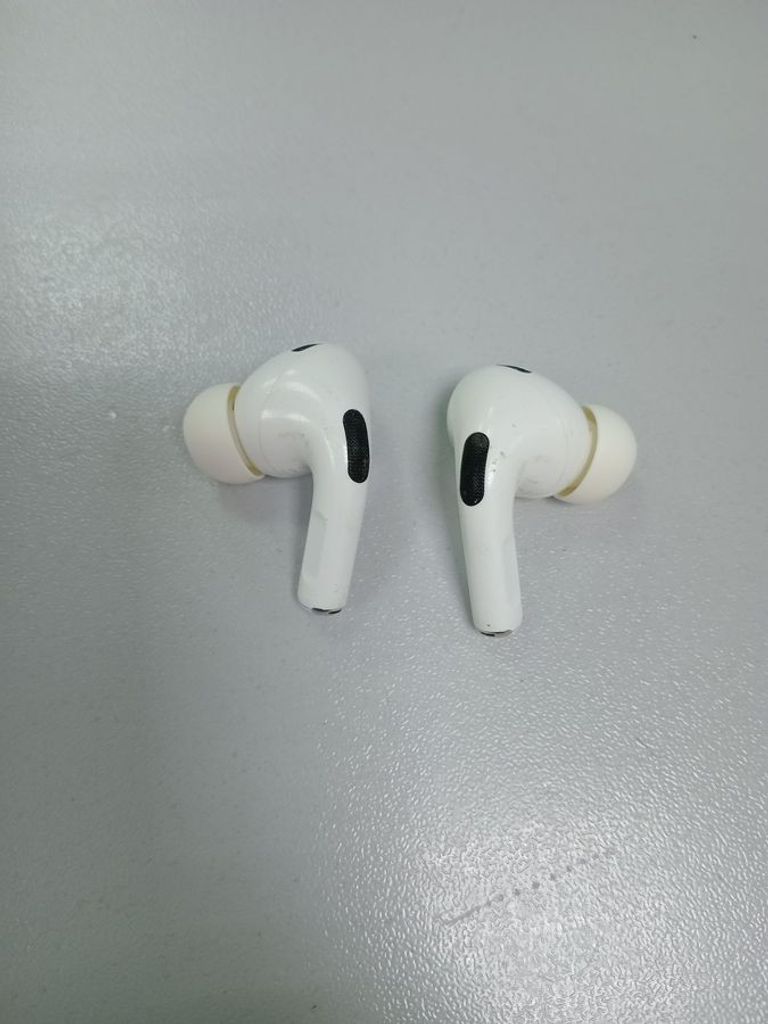 Оголошення Apple airpods pro 2nd generation with magsafe charging case usb-c Б/У