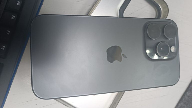 Купити Apple iphone 15 pro 128gb esim Б/У