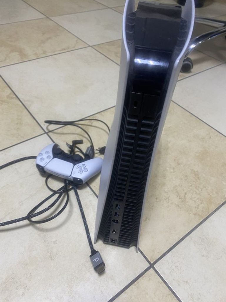 Дешиво Sony PlayStation 5 825GB с ломбарда