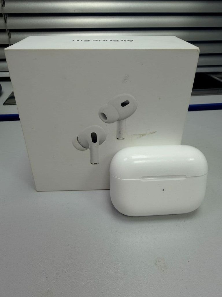 Купить Apple airpods pro 2nd generation with magsafe charging case usb-c Б/У