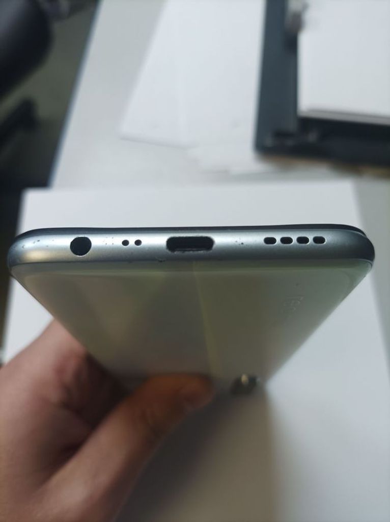 Realme 6 8/128GB White Код:01-200918543. Изображение 5