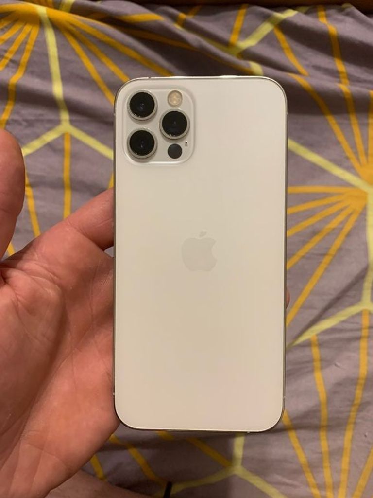 Купити Apple iPhone 12 Pro Max 128GB Silver (MGD83) Б/У