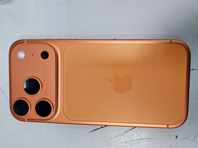 Apple iPhone 17 Pro 256GB Deep Blue (MG8J4) Код:01-200928424. Зображення 6