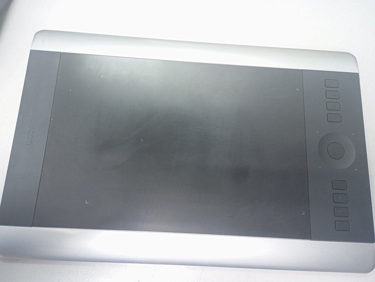 Купити Wacom intuos pro m pth-651 Б/У