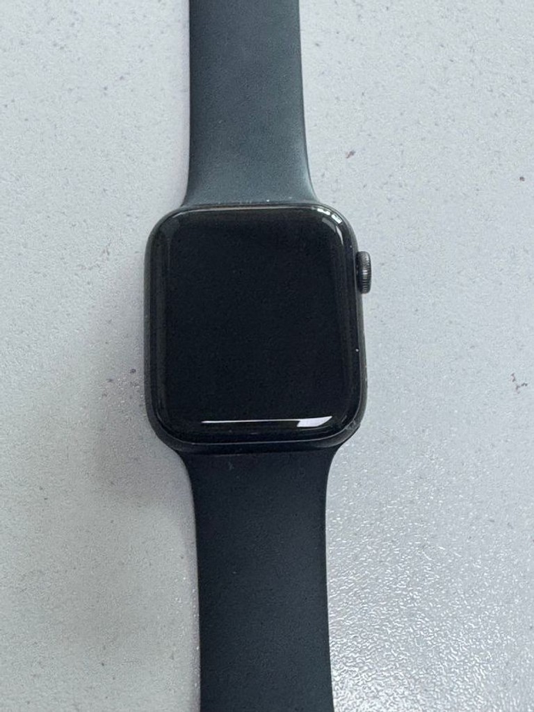 Дешево Apple se 44mm a2352 з ломбарду