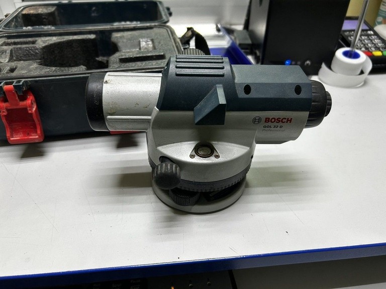Оголошення Bosch gol 32 d professional Б/У
