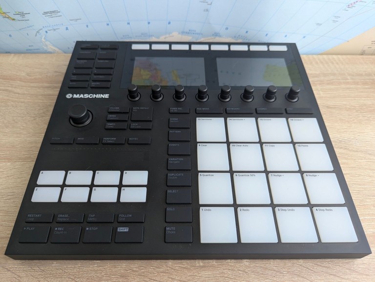 Оголошення Native Instruments Maschine MK3 Б/У