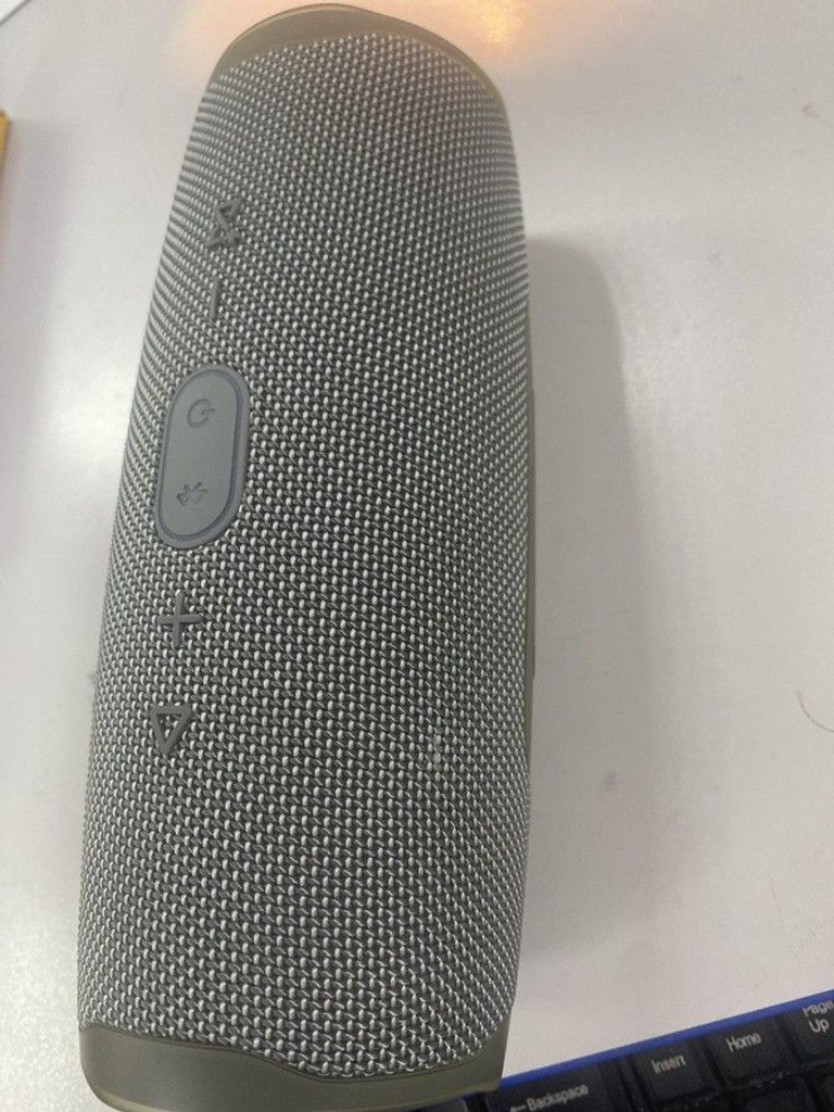 Оголошення Jbl charge 4 Б/У