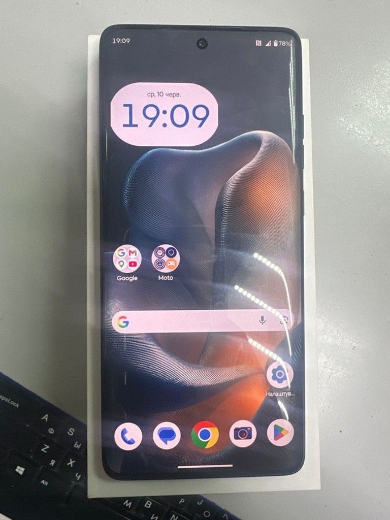 Оголошення Motorola Moto Edge 60 12/256GB Gibraltar Sea (PB7H0031) Б/У