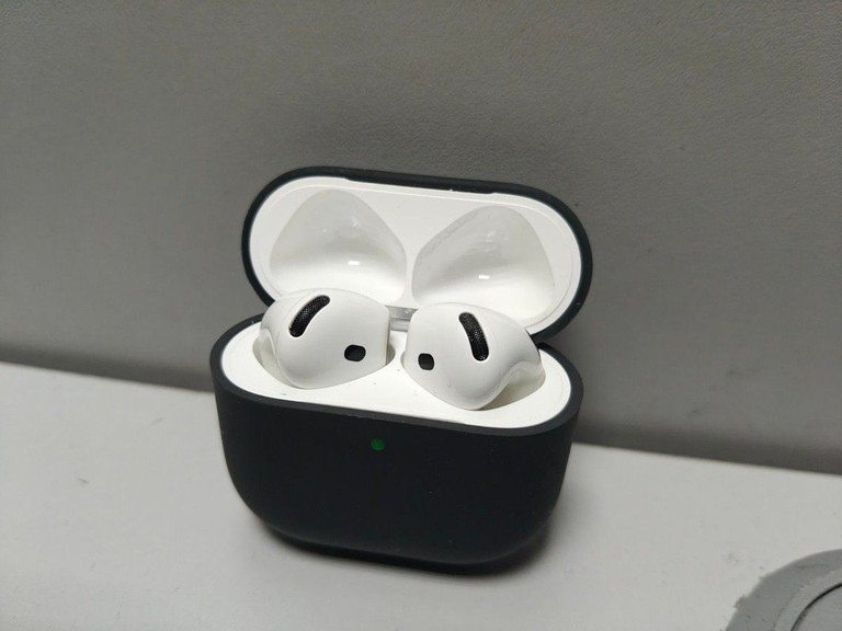 Купити Apple airpods 4 Б/У