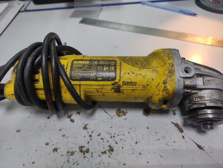 Купити Dewalt DWE4057 Б/У