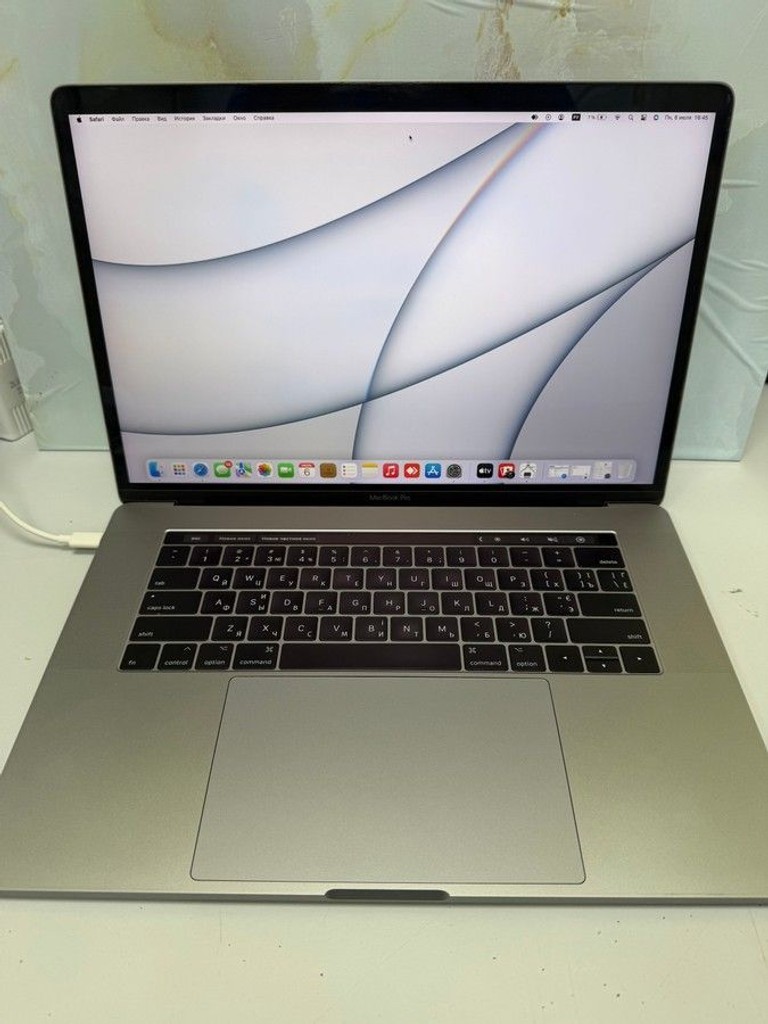 Купити Apple macbook pro a1707/екр. 15.4 core i7 2,9ghz/ ram16gb/ ssd512gb/intel hd graphics 630/touch bar Б/У