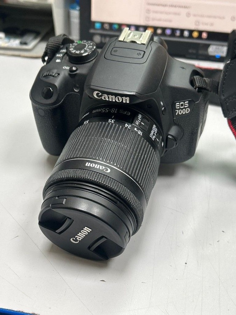 Купить Canon eos 700d + ef-s 18-55mm 1:3.5-5.6 is stm Б/У
