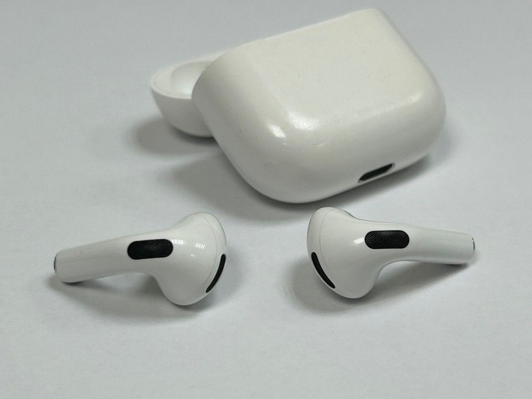 Купити Apple airpods 4 Б/У
