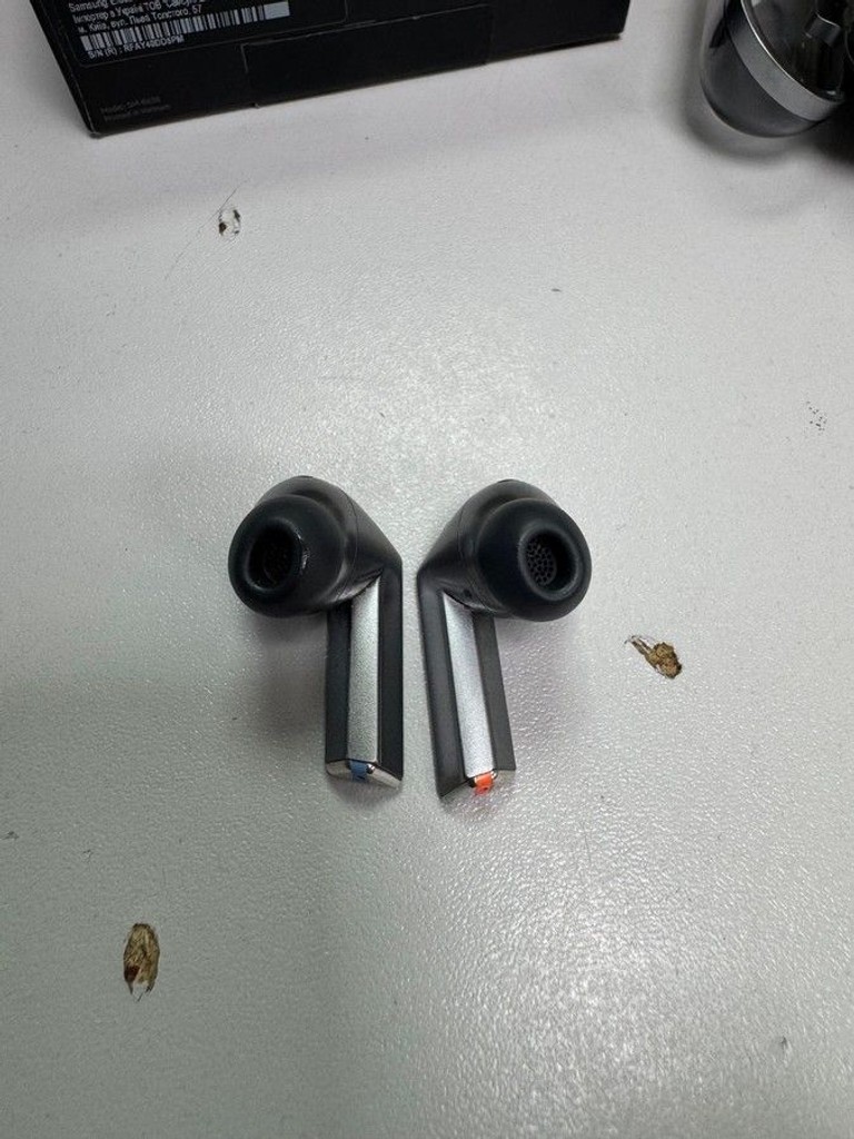 Дешиво Samsung galaxy buds3 pro с ломбарда