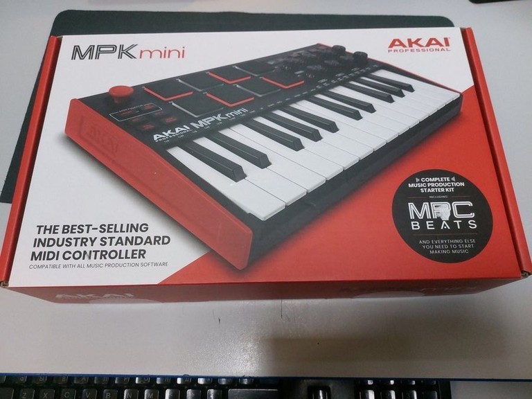 Дешево AKAI MPK Mini з ломбарду
