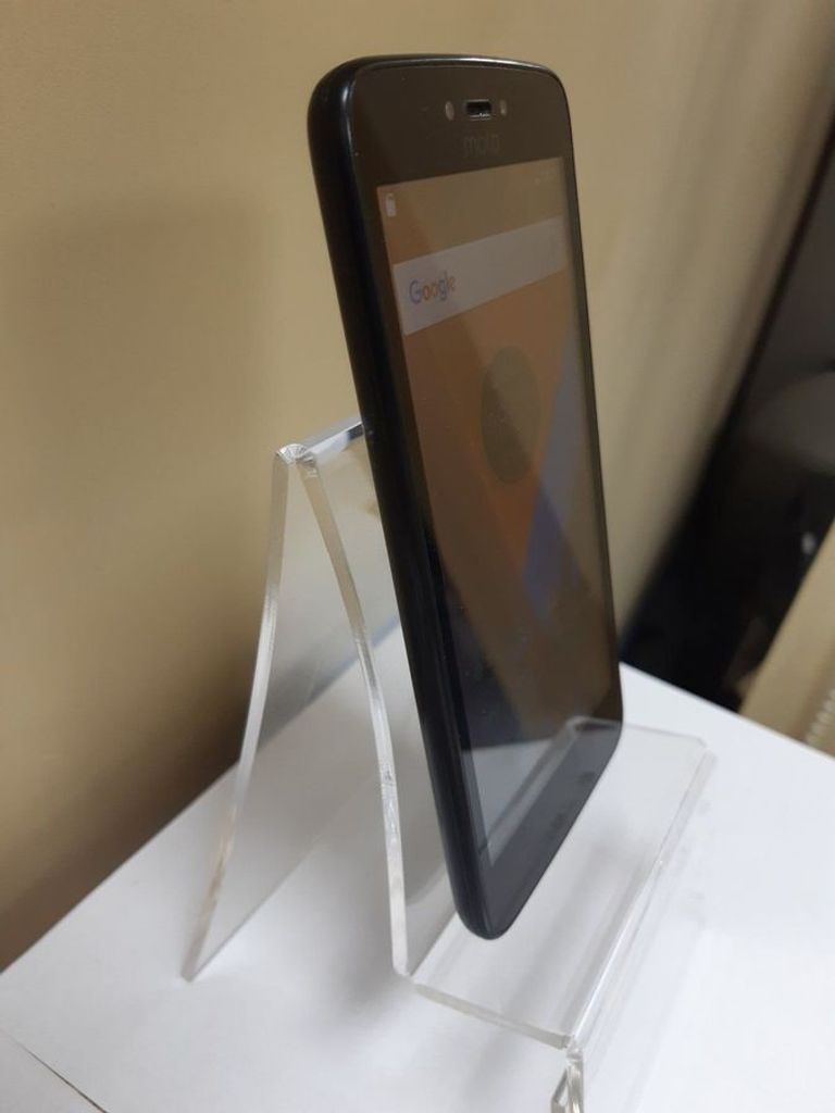 Дешево Motorola xt1750 moto c 1/8gb з ломбарду