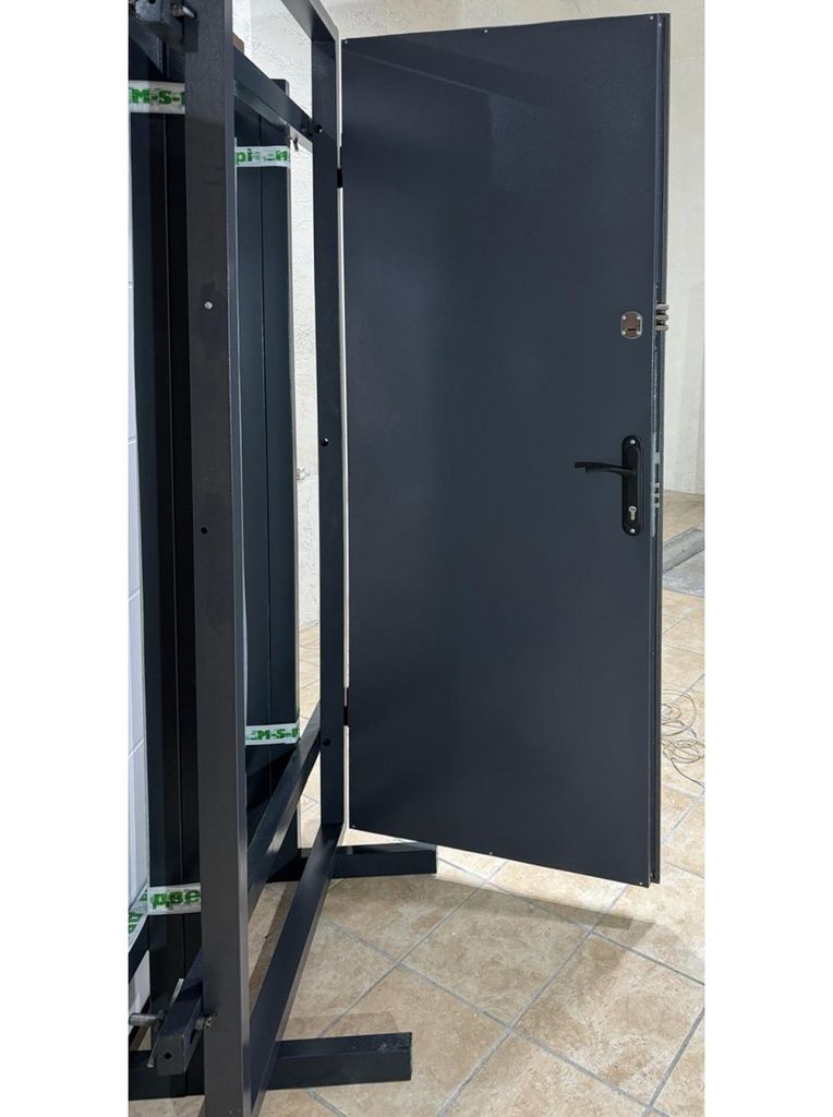 Дешиво Технічні двері Корона на трубі в кольорі Антрацит с ломбарда