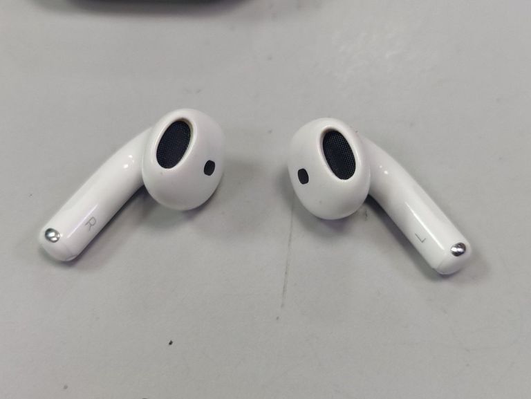 Apple airpods 4 with active noise cancellation Код:01-200593345. Зображення 8
