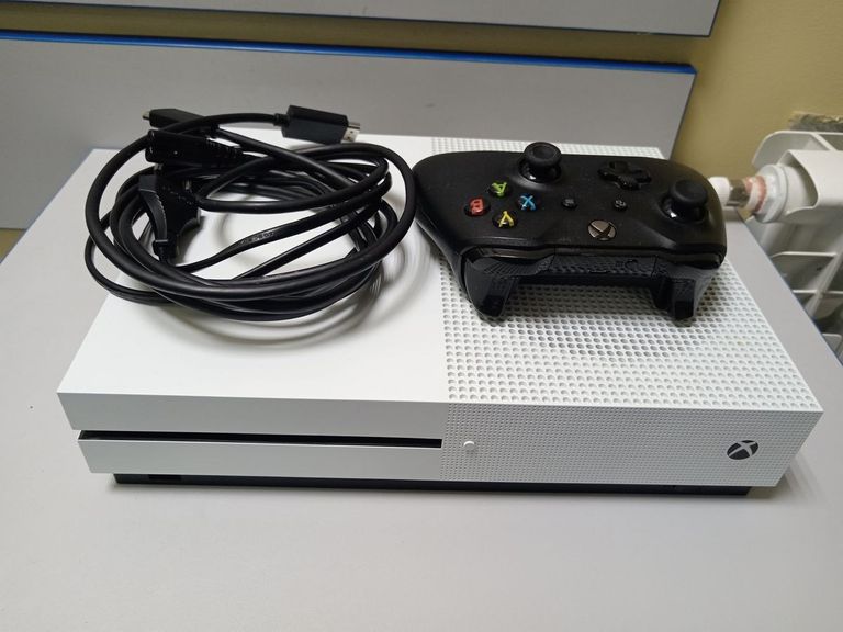 Купити Microsoft Xbox One S 1TB Б/У