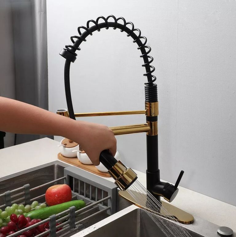 Акція! Шикарний одноважільний кухонний змішувач високого тиску, античне золото/чорний, поворотний з висувним розпилювачем. Новий Код:null. Зображення 10