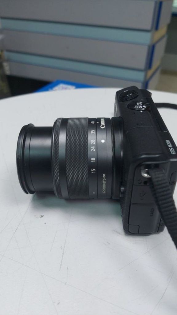 Дешево Canon eos m50 mark i + 15-45 мм f/3.5-6.3 is stm з ломбарду